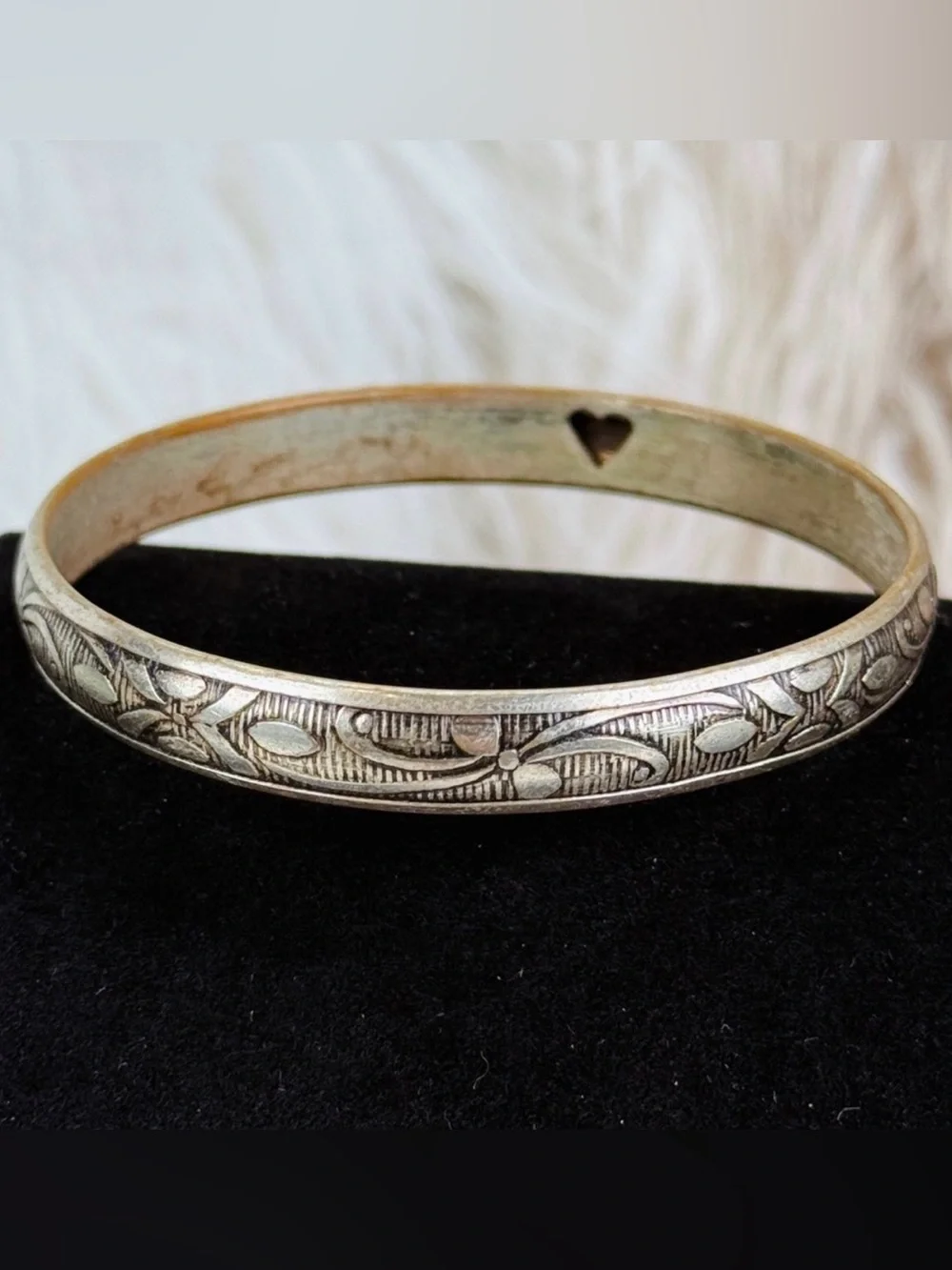 Super lightweight, aged Silvertone etched bangle costume bracelet